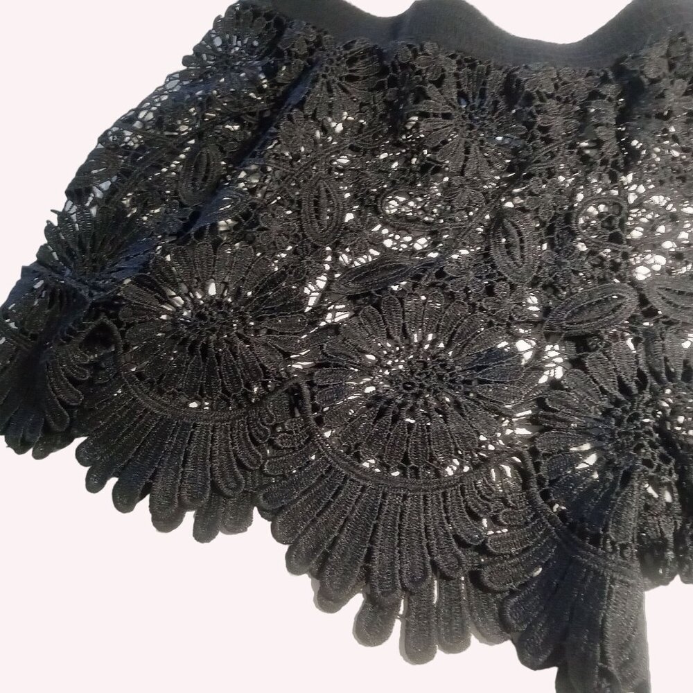 Jessica Simpson Black Lace Shorts Sheer L Elastic Waist Scalloped Fringe Swing - Picture 12 of 15
